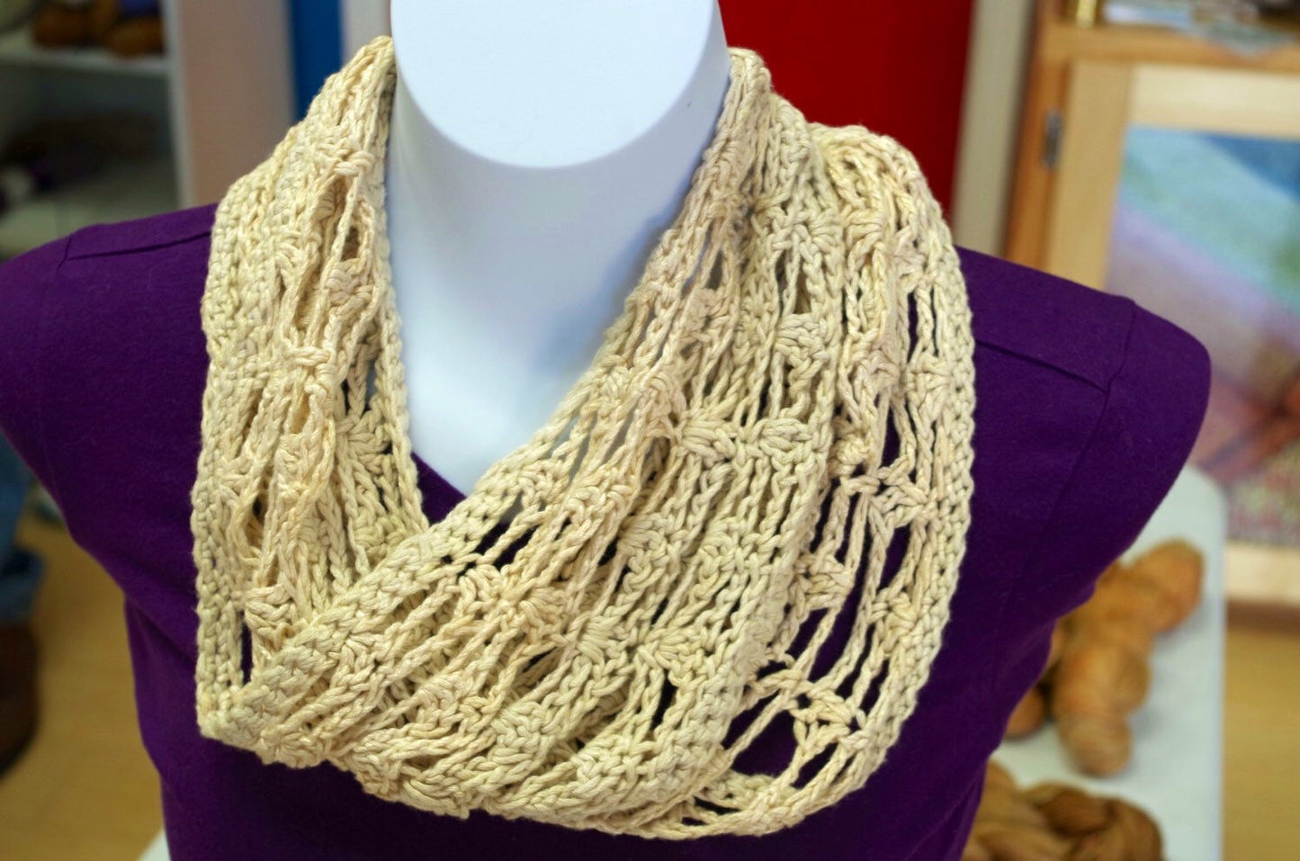 Lovely Crochet Cowl Pattern