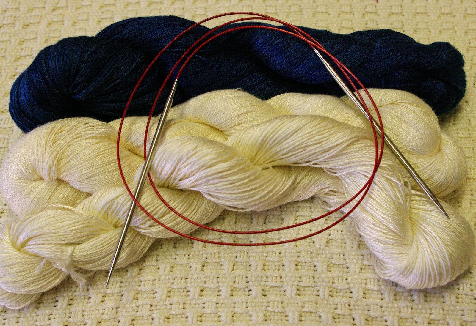 9 Inch ChiaoGoo RED Nylon Cord Circular Knitting Needles